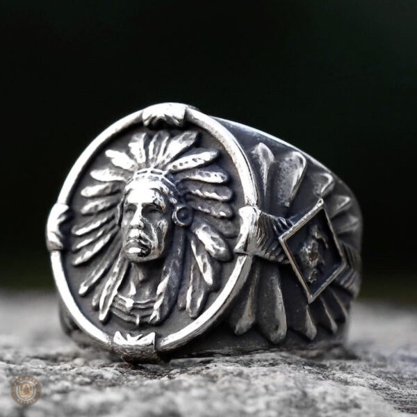 Bague masculine inspirée de l'art amérindien, design unique