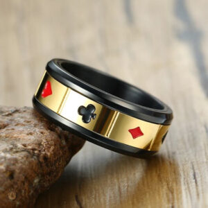 Bague inspirée du poker avec motifs western distinctifs