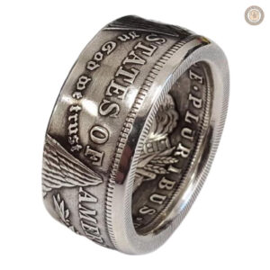 Bague en argent avec motif dollar dans un style western