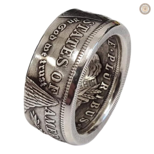 Bague en argent avec motif dollar dans un style western