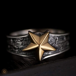 Bague argentée avec motif étoile western