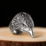 Bijou western, bague tête d'aigle en argent