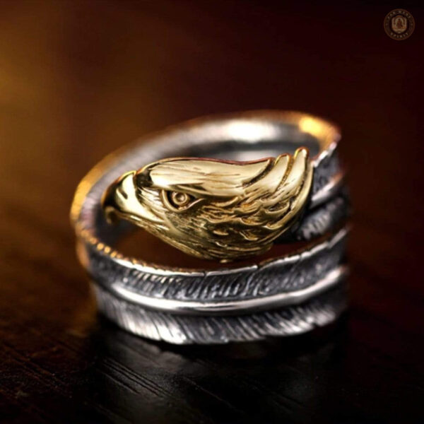 Bague Western ornée d'un aigle, élégance en argent