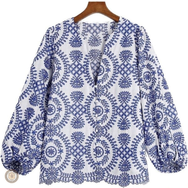 Brodure élégante sur blouse femme, look western chic