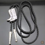 Accessoire Bolo Tie inspiré des bottes de cowboy