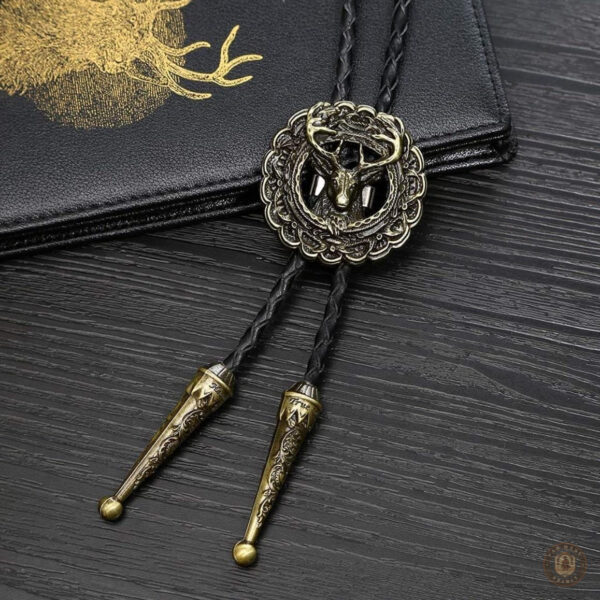 Noeud bolo inspiré par la faune, motif cerf