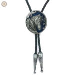 Bolo tie avec motif cheval élégant et original