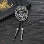 Bolo tie avec design élégant et unique