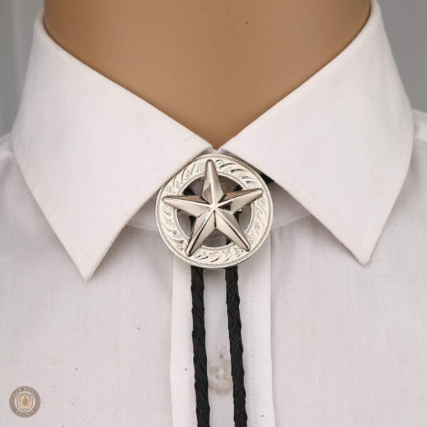 Bolo tie étoile, parfait pour ajouter une touche de charme