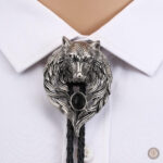 Accessoire de mode masculin, bolo tie en cuir et métal