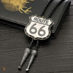 Bolo tie tendance inspiré par la célèbre Route 66
