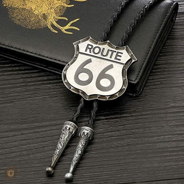 Bolo tie tendance inspiré par la célèbre Route 66