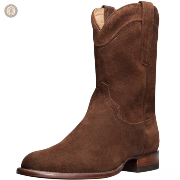 Bottes en daim style cowboy pour un look tendance