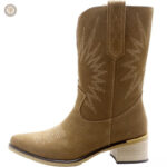 Bottes femme en daim, look cowboy élégant