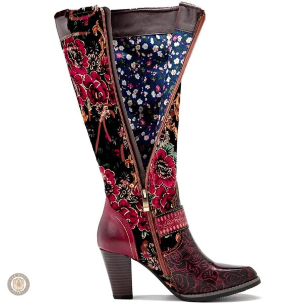 Style Cowboy femme en rouge et noir