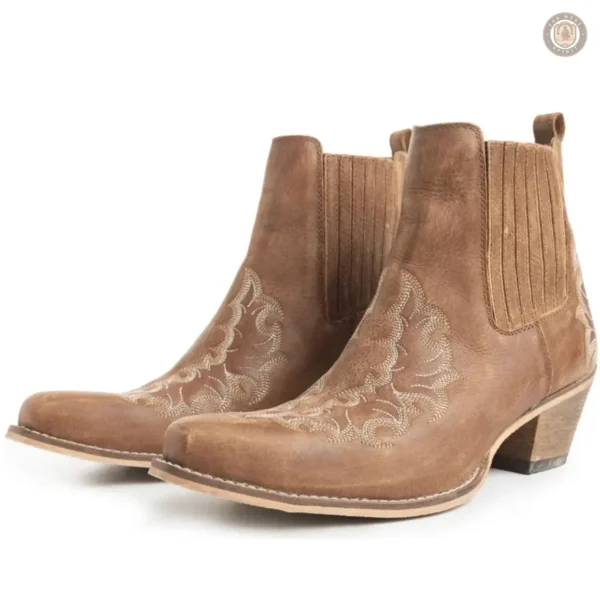 Bottines à talon pour un look cowboy chic