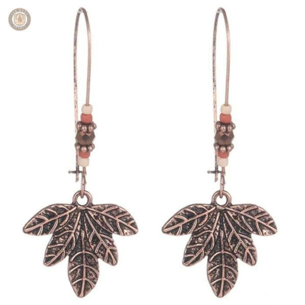 Boucles d'oreilles élégantes en forme de feuille, look naturel