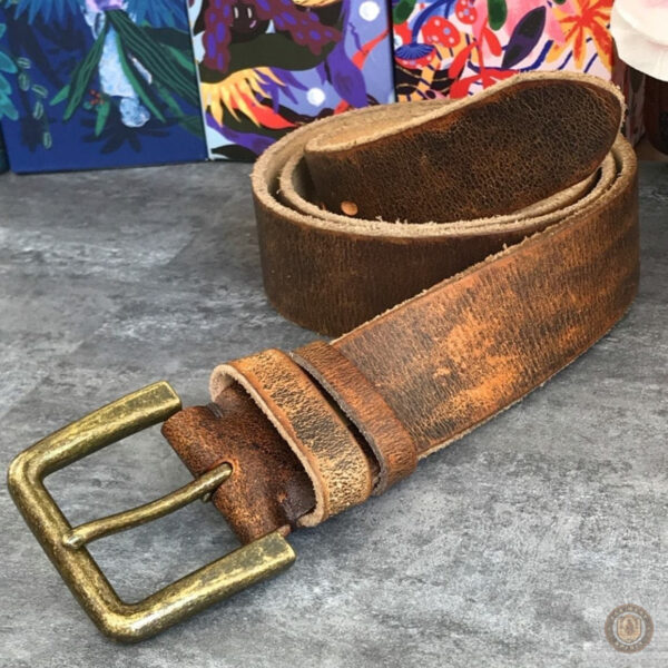 Accessoire en cuir pour compléter la tenue western masculine