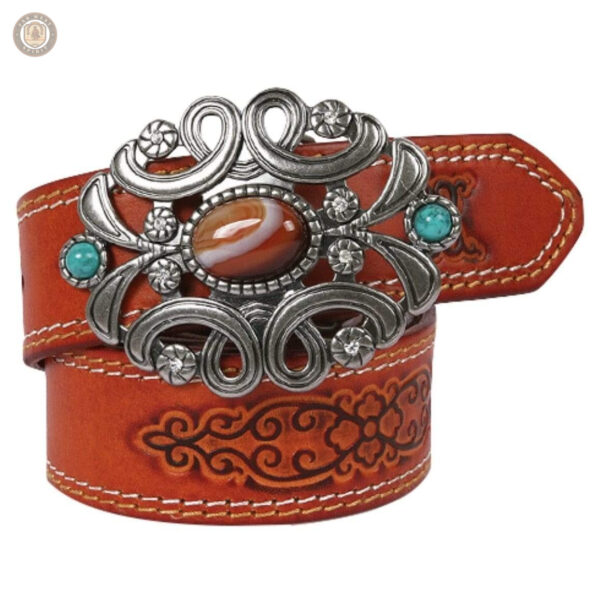 Accessoire tendance pour compléter un look western féminin