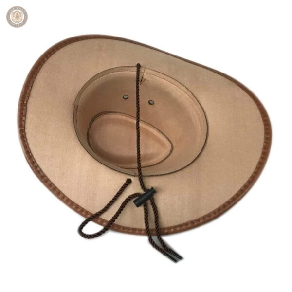 Accessoire de mode cowboy, idéal pour les aventures en plein air