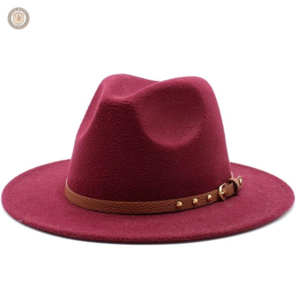 Style western avec ce chapeau de cowboy à bord plat