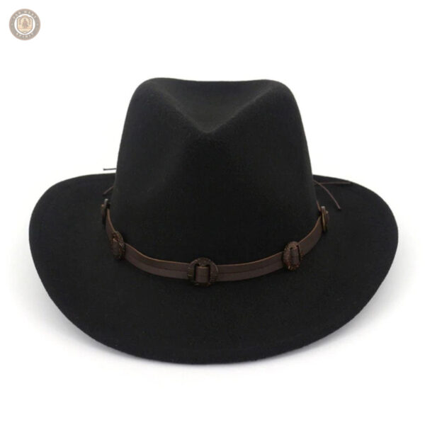 Accessoire bordeaux idéal pour compléter une tenue cowboy