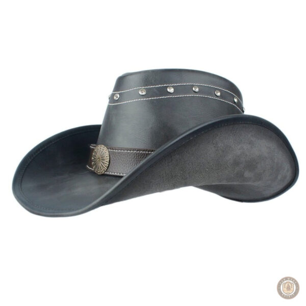 Chapeau en cuir cowboy stylé pour un look western