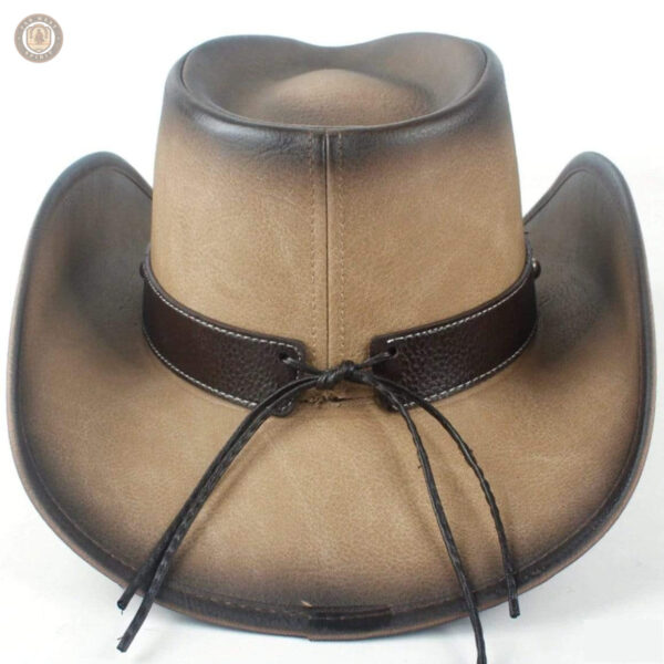 Accessoire en cuir vieilli pour une allure cowboy élégante