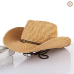 Chapeau cowboy en paille, accessoire mode essentiel