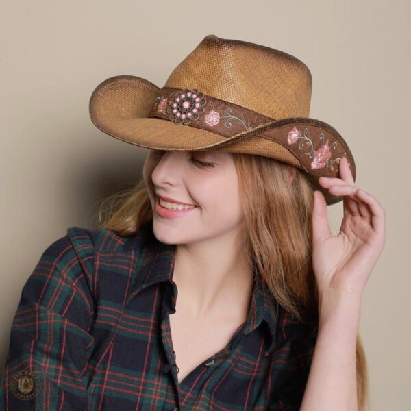 Accessoire en paille pour look western féminin, chapeau cowboy