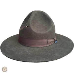 Chapeau feutre style cowboy, accessoire tendance pour hommes