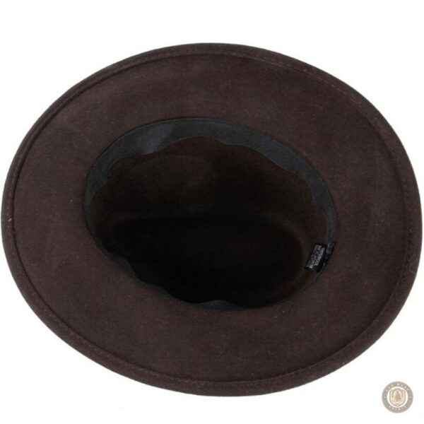 Chapeau de cowboy à bords plats, idéal pour l'aventure en plein air