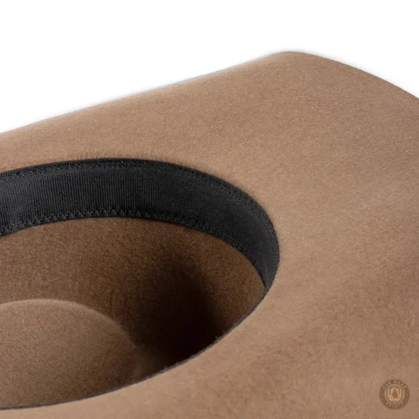 Accessoire essentiel pour les passionnés de style cowboy