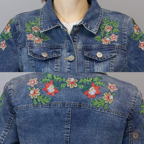 Vêtements western femme, chemise brodée avec motifs distinctifs