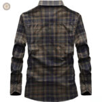 Élégante chemise à carreaux pour un look décontracté