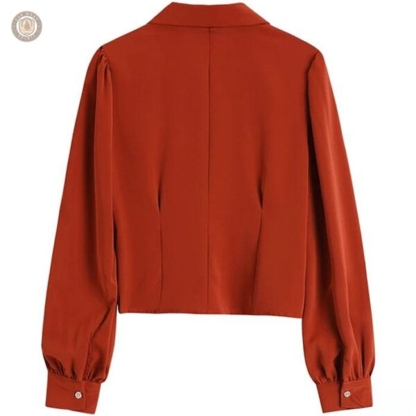 Chemise rouge à motifs pour un look western féminin tendance
