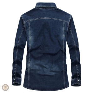 Vêtement western en denim, idéal pour un look authentique
