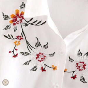 Vêtement western féminin avec broderies florales élégantes