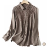 Chemise à fleurs pour un look western féminin tendance