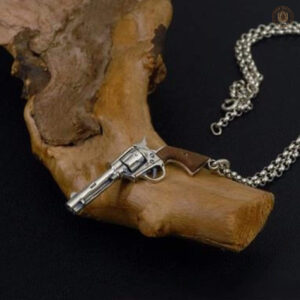 Accessoire argenté inspiré de l'univers western