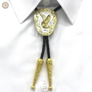 Bolo tie avec motifs country, parfait pour une touche rétro