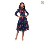Robe western colorée avec motifs bleus et rouges