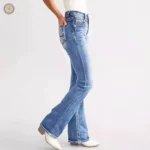 Jean western pour femme, confort et élégance