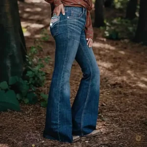 Jean femme style cowgirl, idéal pour les sorties en plein air
