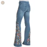 Jean western décontracté pour un look cowgirl chic