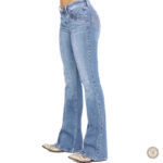Jean femme avec coupe moderne et allure cowboy