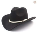 Style cowboy avec chapeau en feutre, polyvalent et tendance