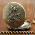 Accessoire vintage : montre à gousset avec roses