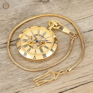 Accessoire vintage : montre à gousset avec design romain