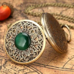 Accessoire chic : montre à gousset pour femme
